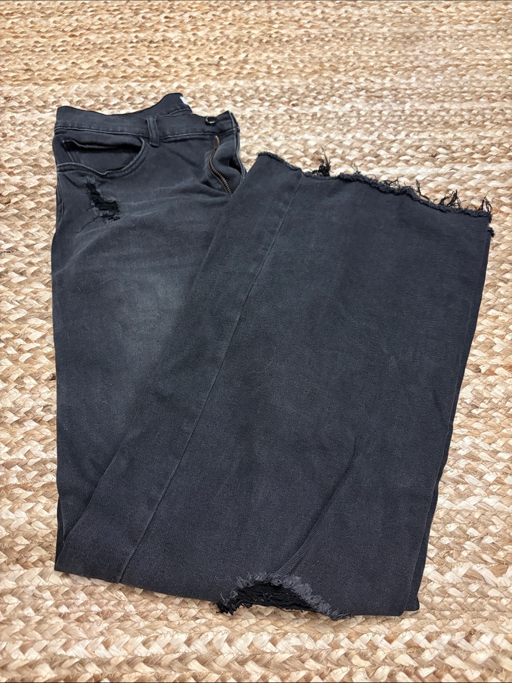 Black Ankle-Length Frayed Hem Women's Jeans